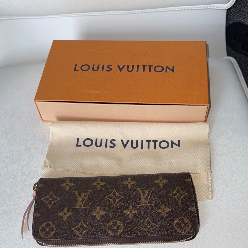 Louis Vuitton Clèmence  Zipper Wallet Authentic